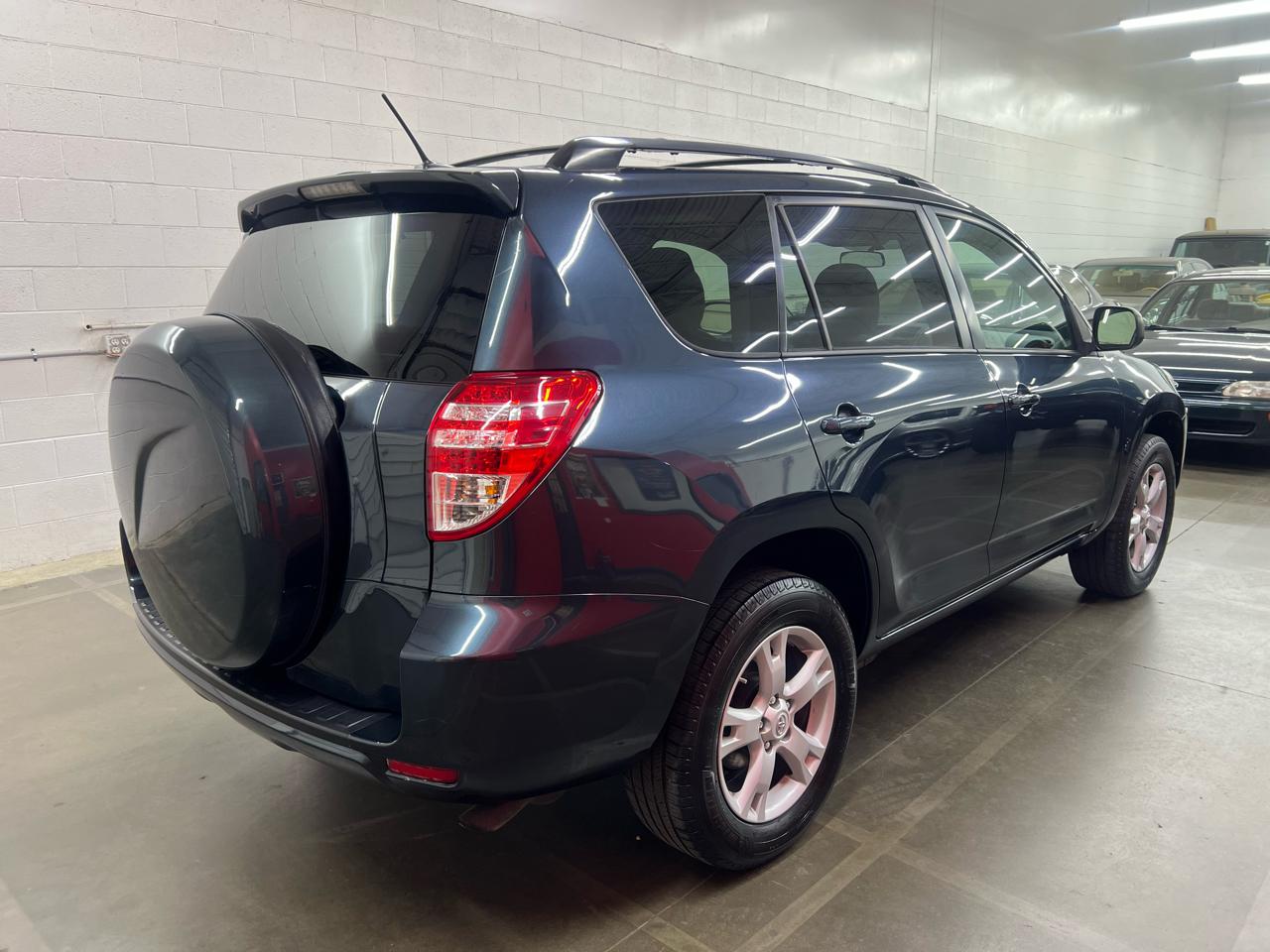 Toyota RAV4  2012