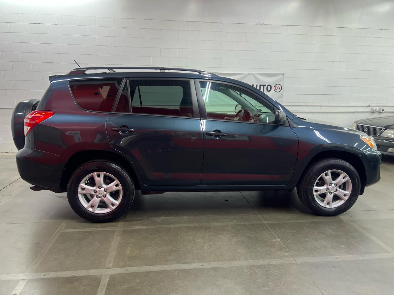 Toyota RAV4  2012