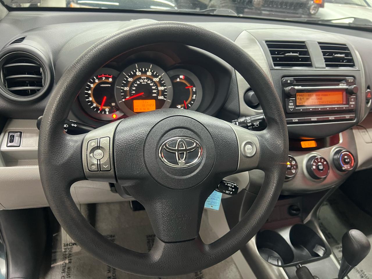 Toyota RAV4  2012