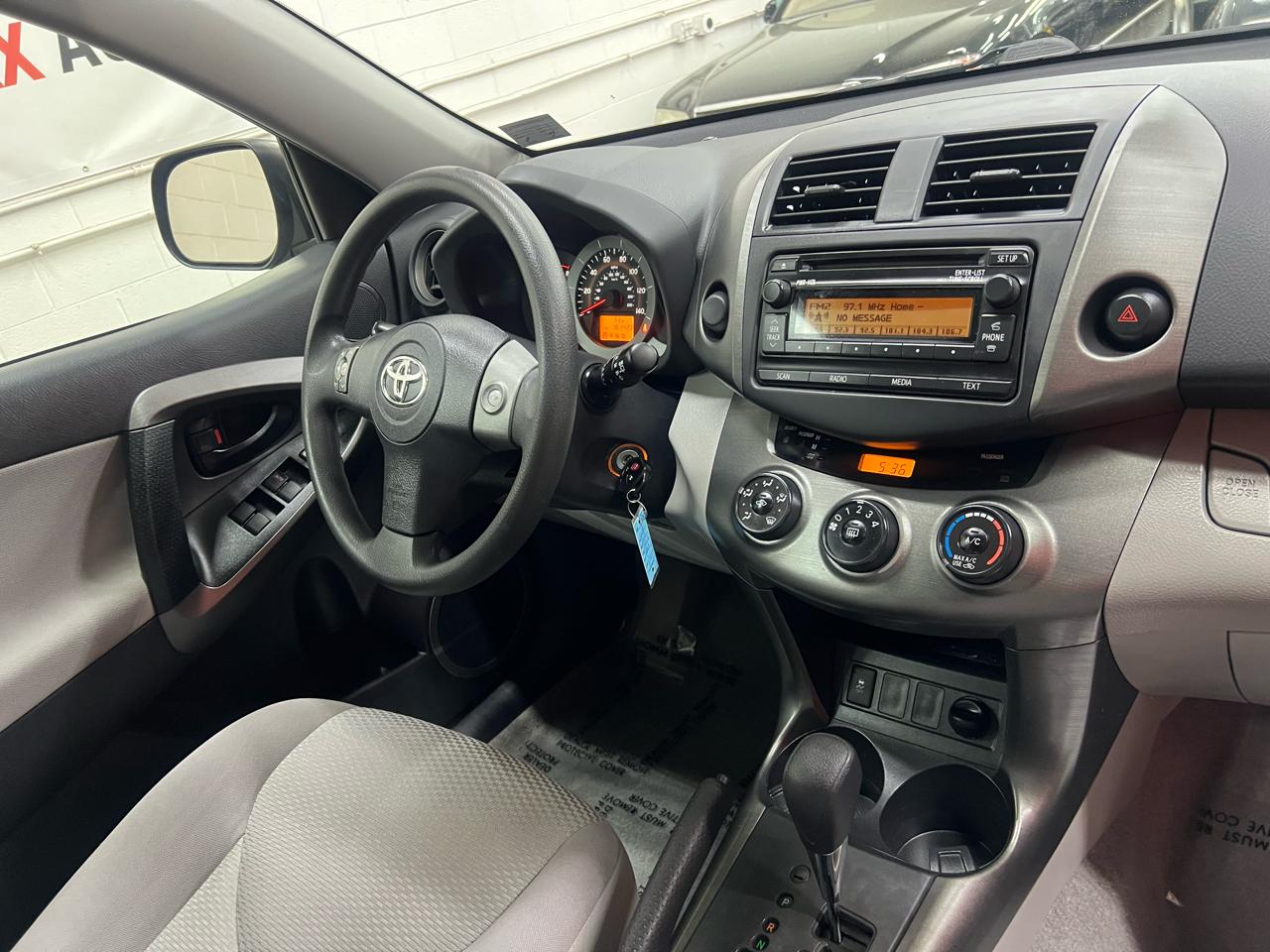 Toyota RAV4  2012