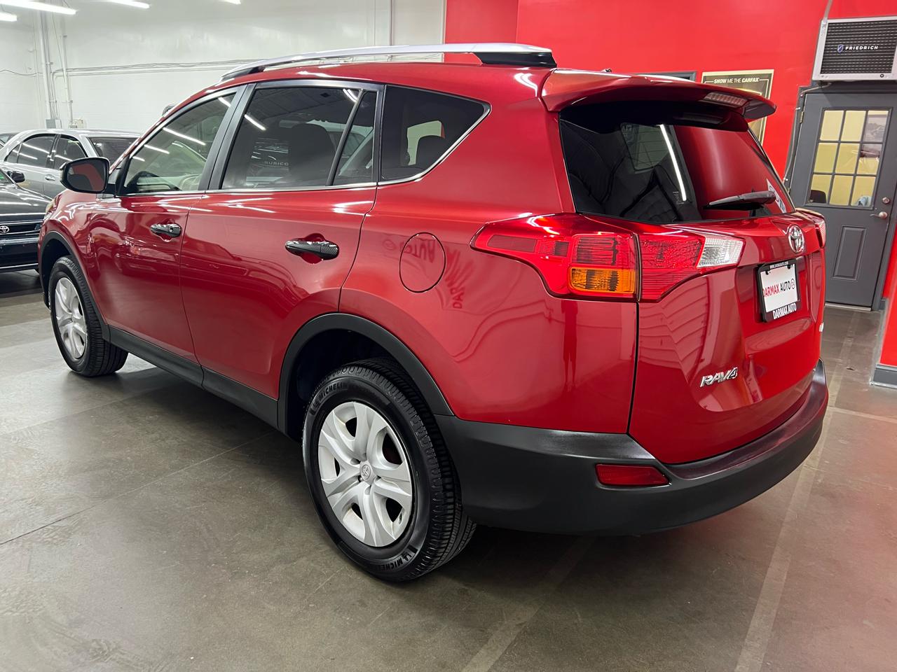 Toyota RAV4 LE FWD 2014
