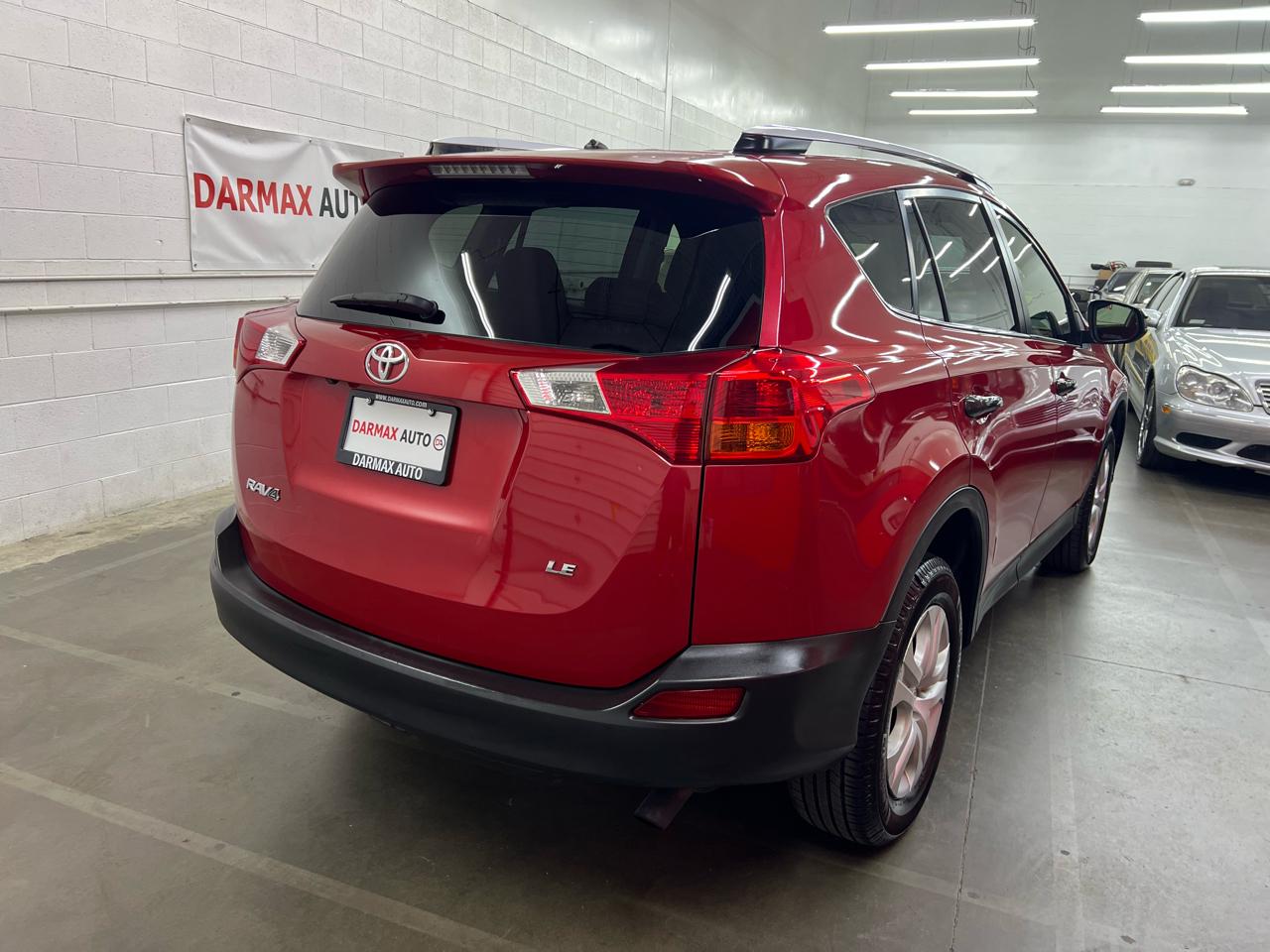 Toyota RAV4 LE FWD 2014