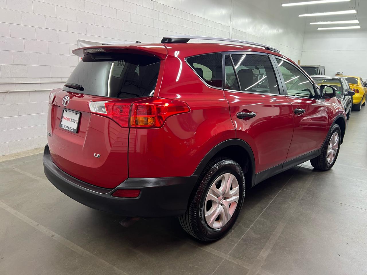 Toyota RAV4 LE FWD 2014