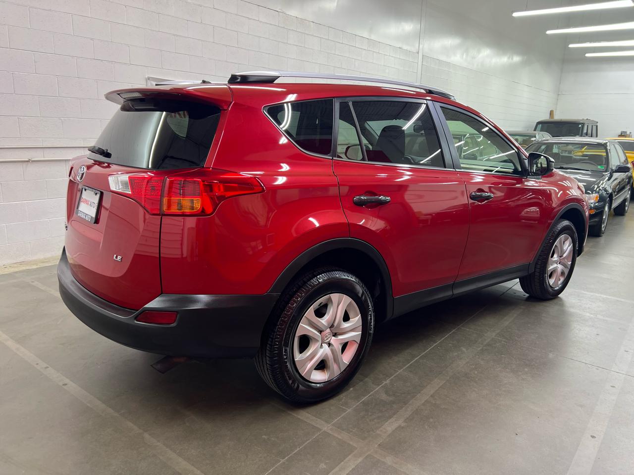 Toyota RAV4 LE FWD 2014