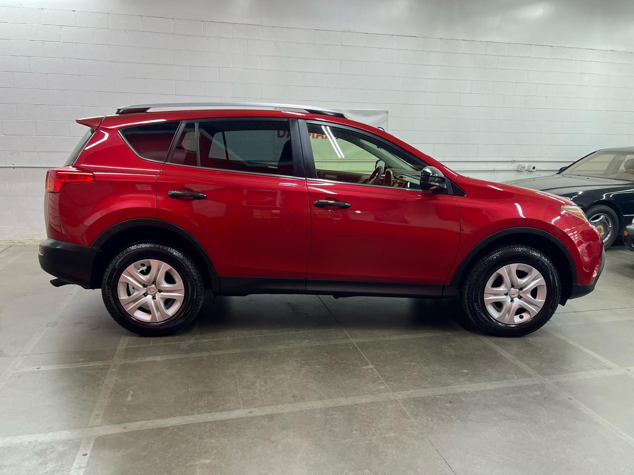 Toyota RAV4 LE FWD 2014