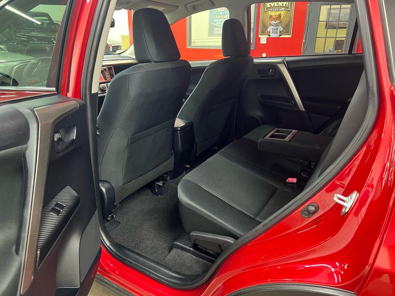 Toyota RAV4 LE FWD 2014