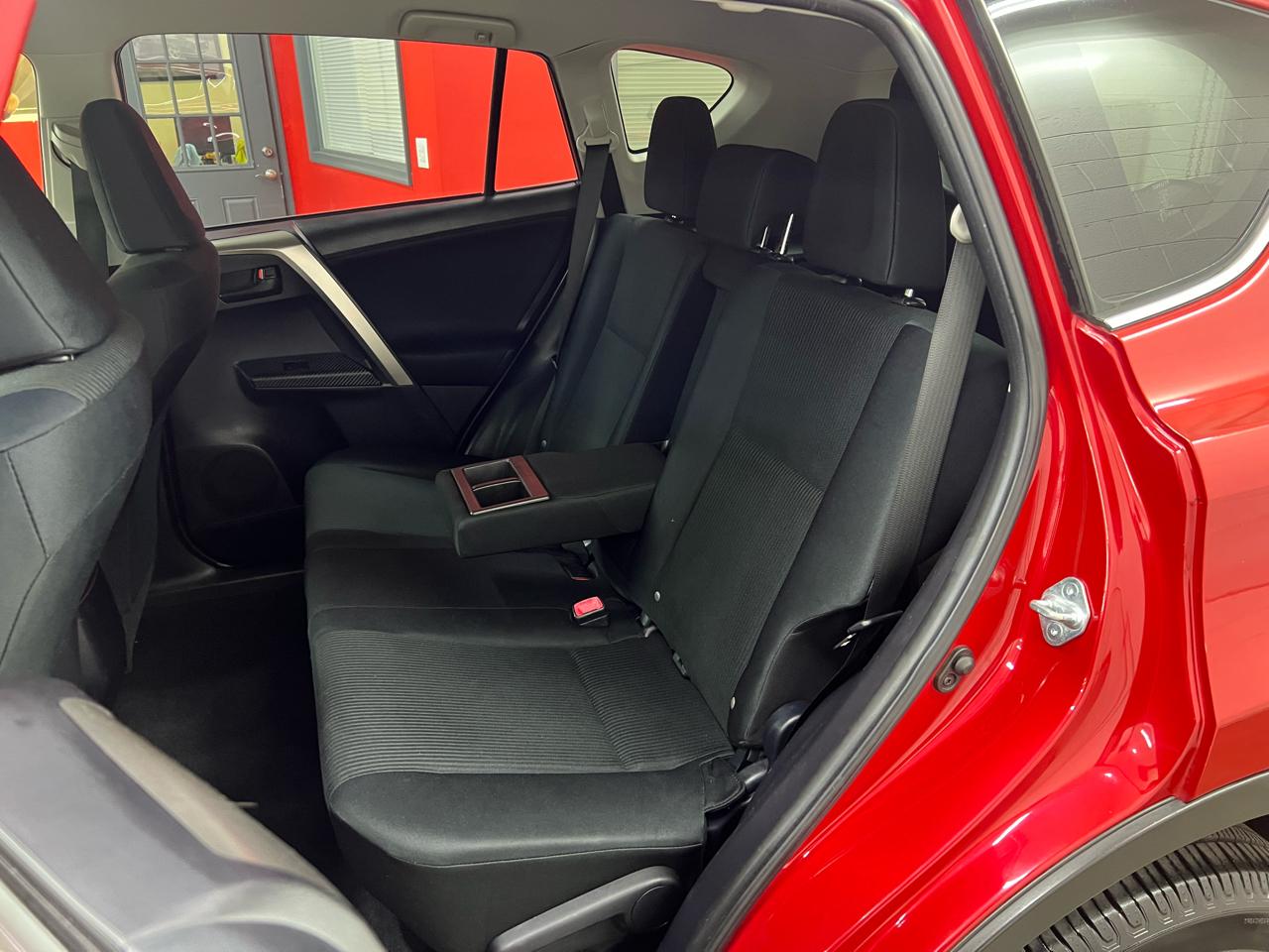Toyota RAV4 LE FWD 2014