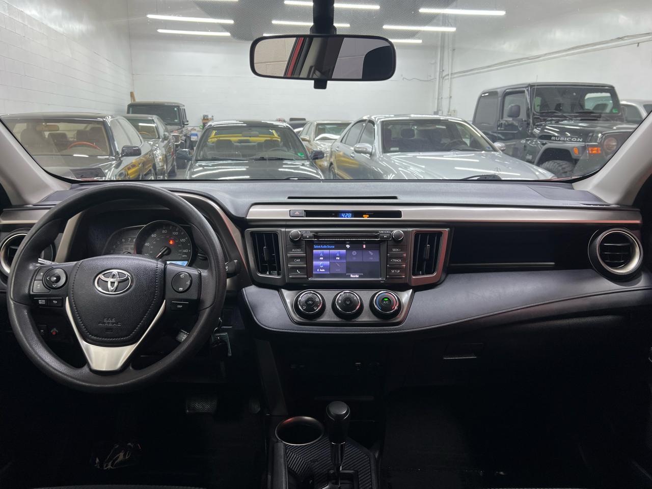 Toyota RAV4 LE FWD 2014