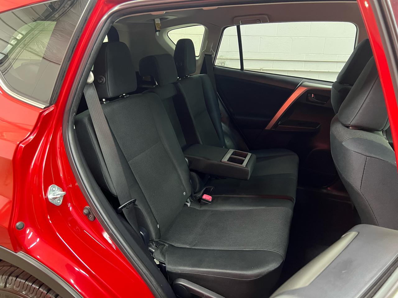 Toyota RAV4 LE FWD 2014
