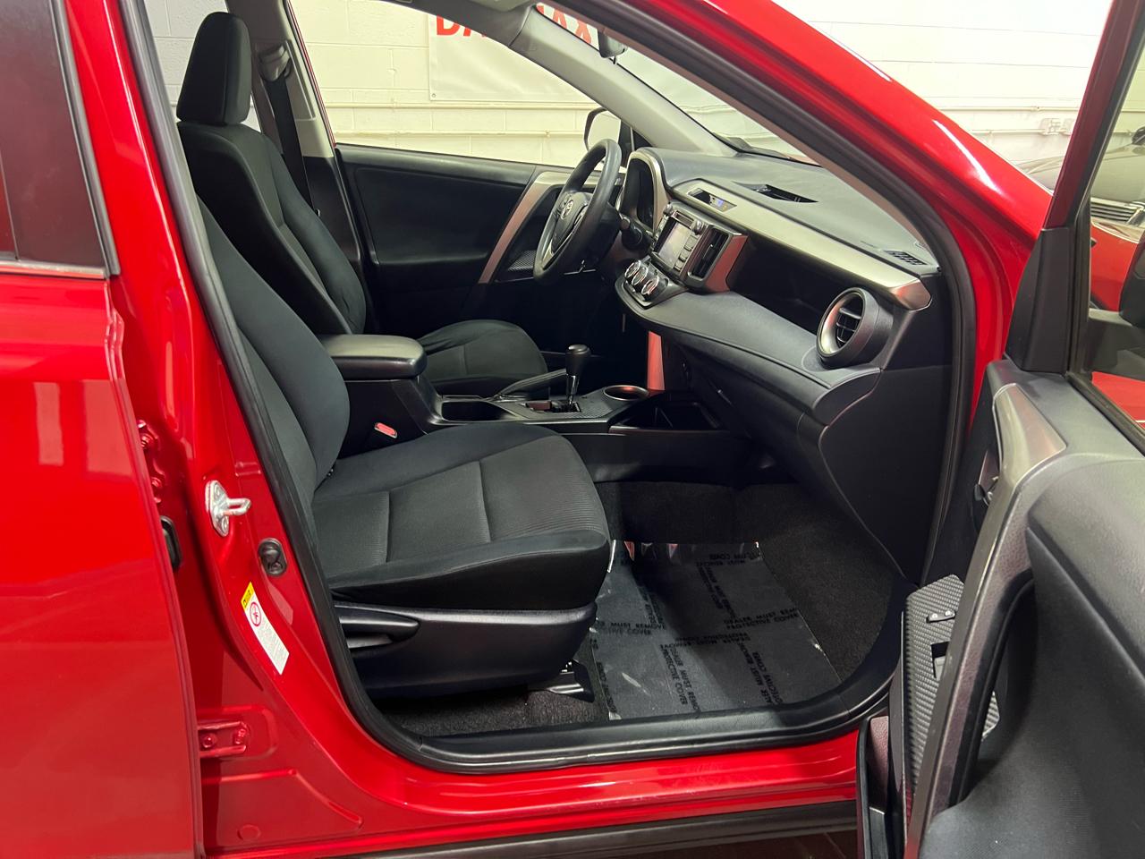 Toyota RAV4 LE FWD 2014