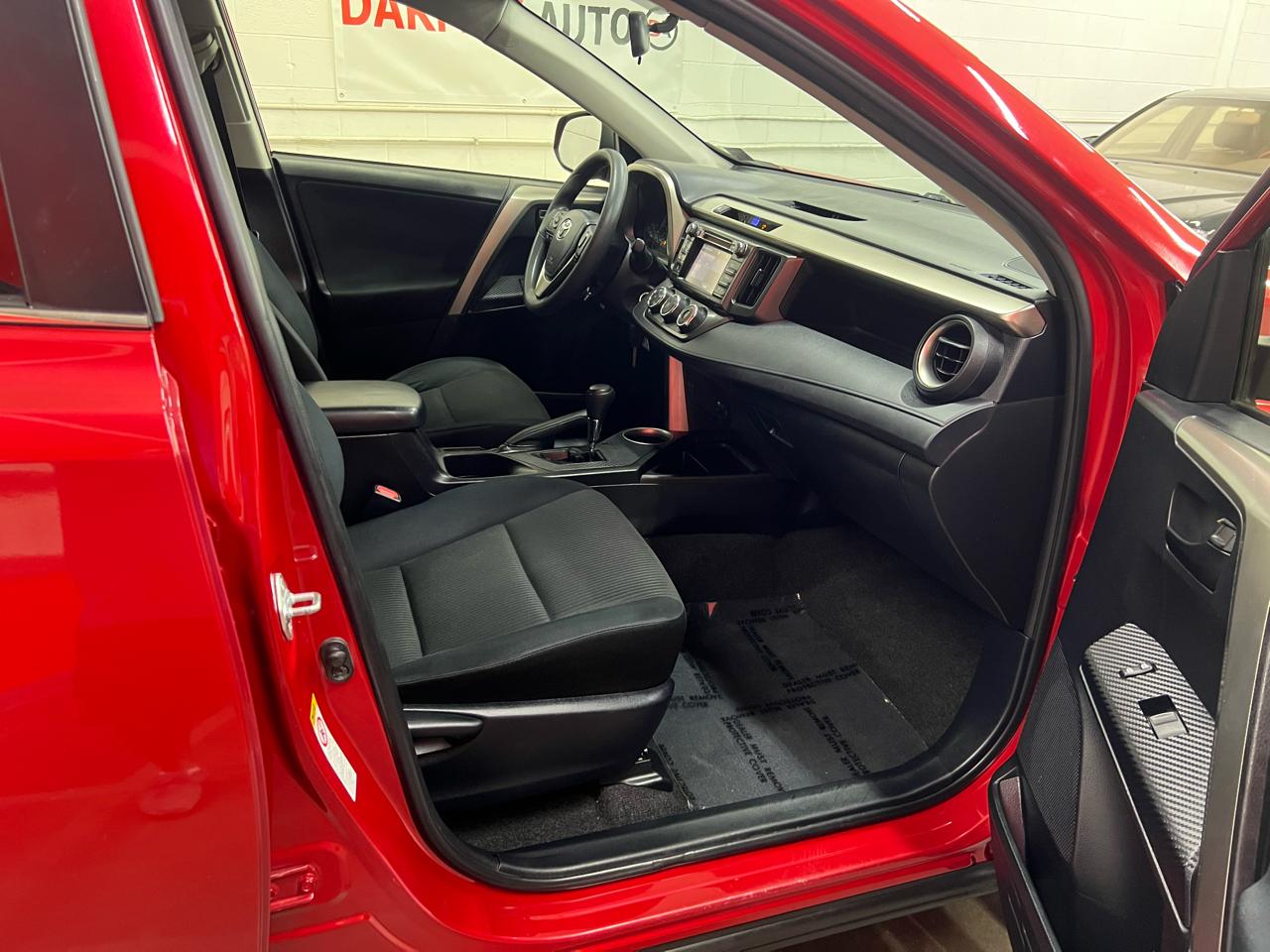 Toyota RAV4 LE FWD 2014