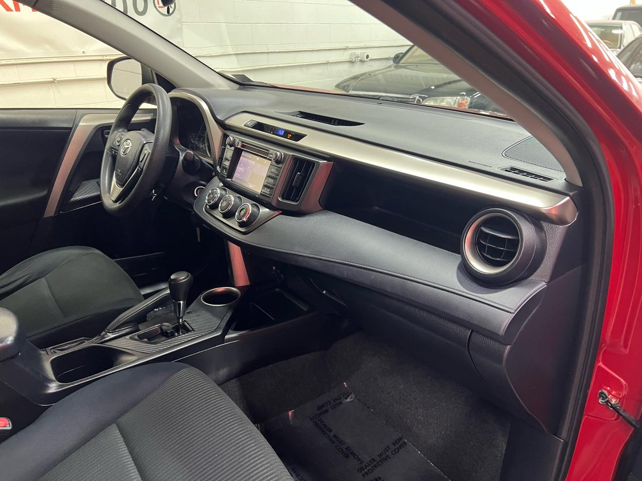 Toyota RAV4 LE FWD 2014