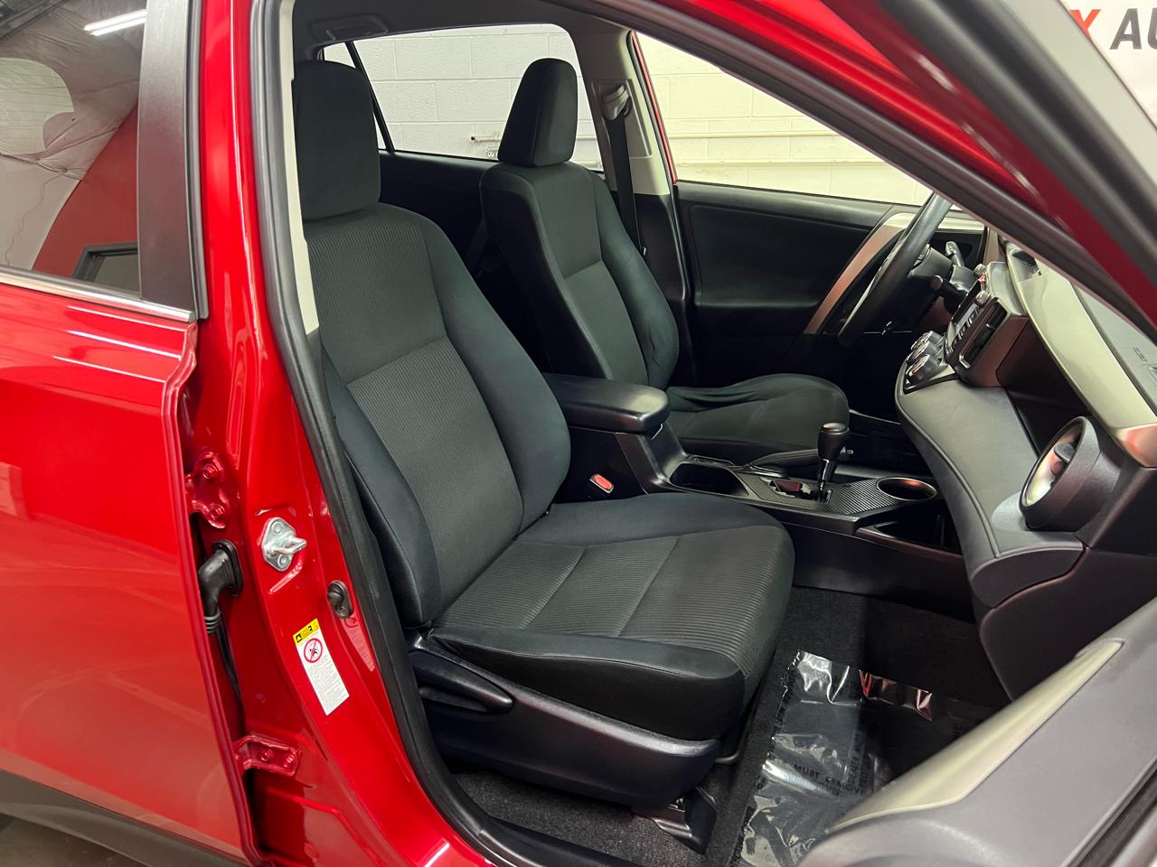 Toyota RAV4 LE FWD 2014