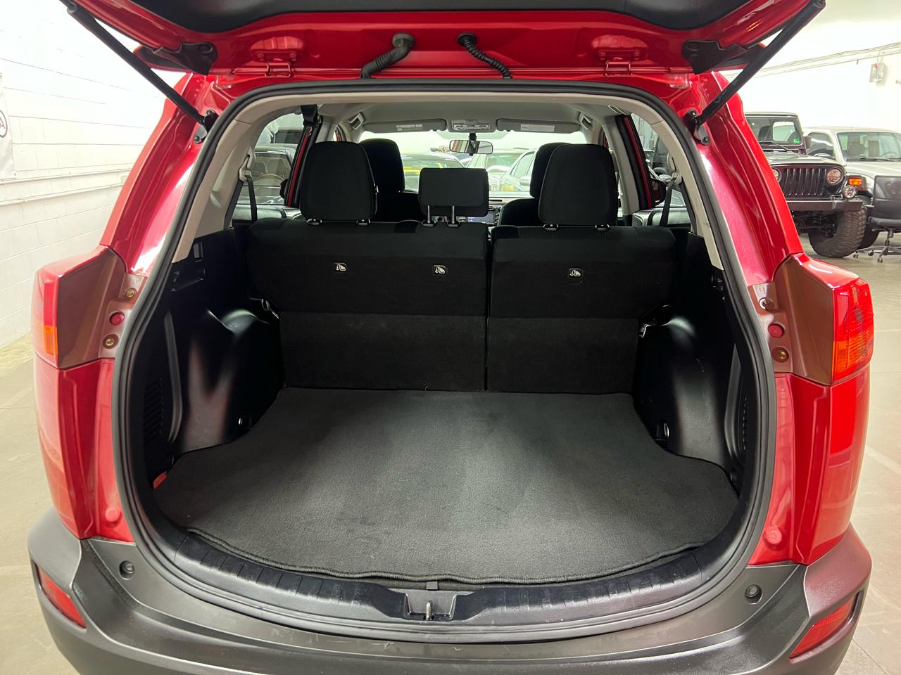 Toyota RAV4 LE FWD 2014