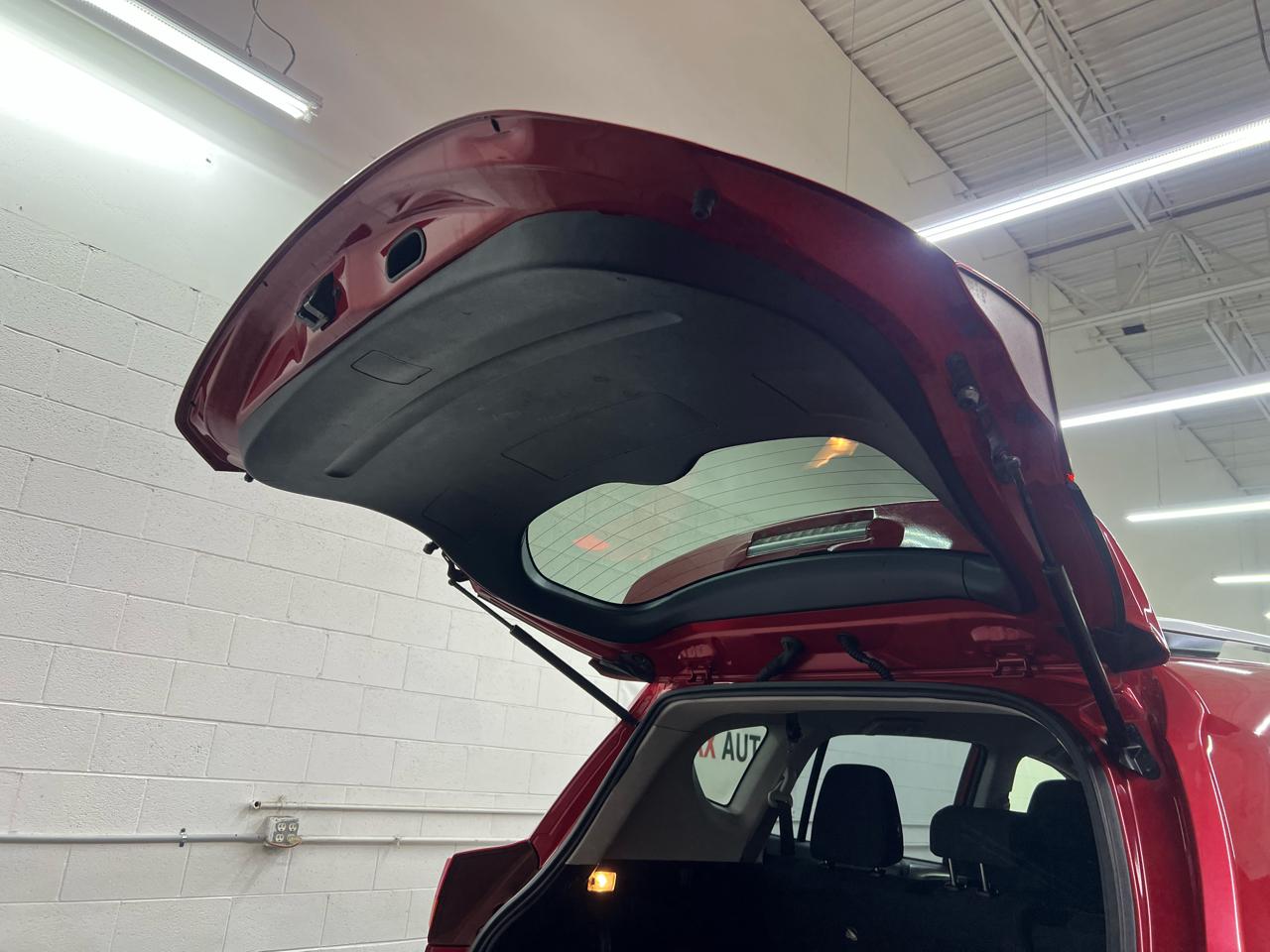 Toyota RAV4 LE FWD 2014