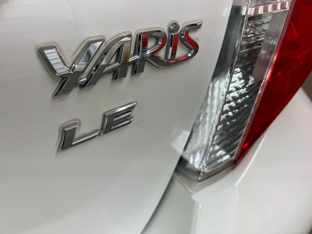 Toyota Yaris LE 5-Door AT 2012