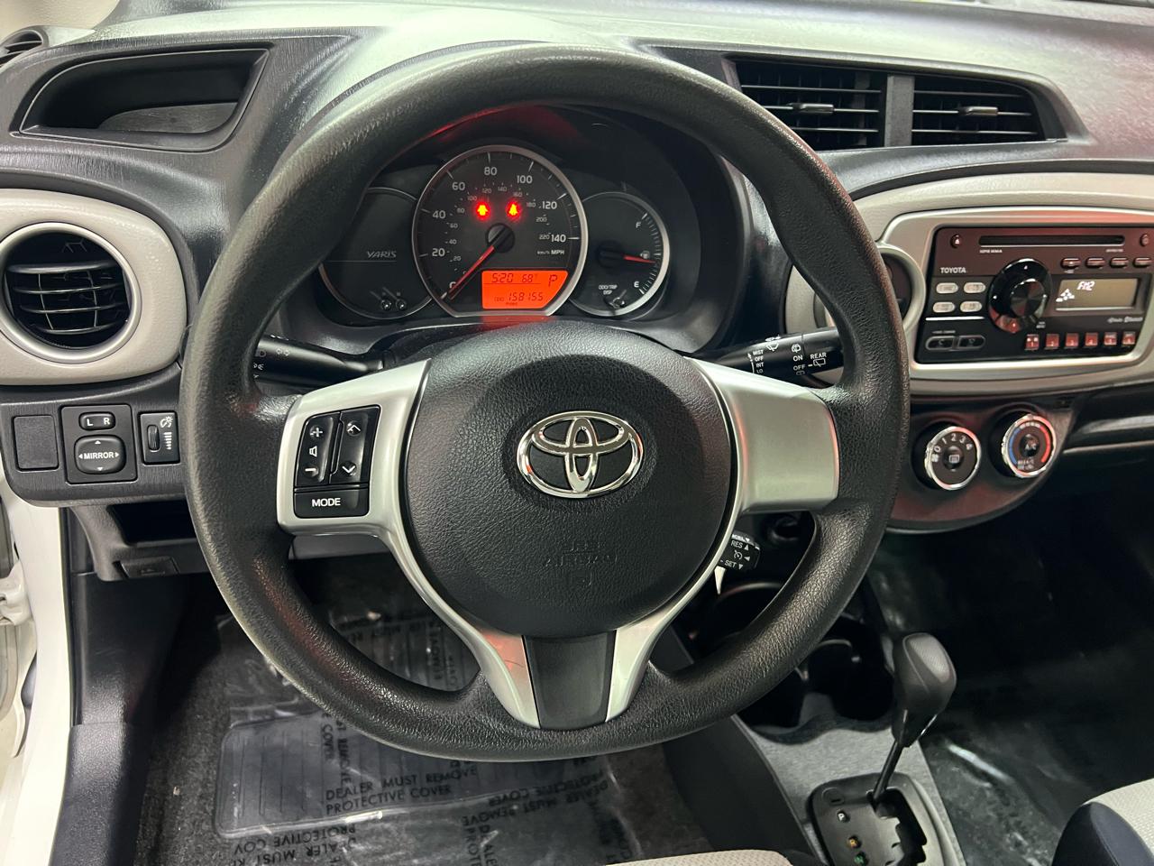 Toyota Yaris LE 5-Door AT 2012