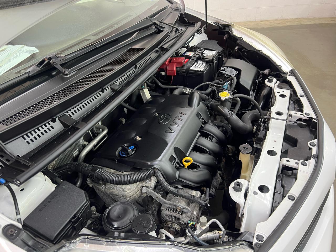 Toyota Yaris LE 5-Door AT 2012