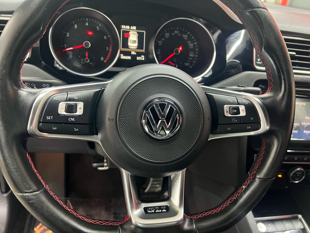 Volkswagen Jetta 2.0T GLI 6M 2017
