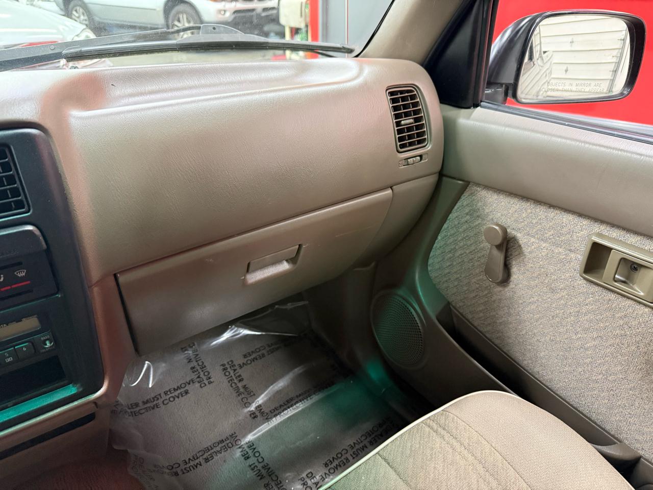 Toyota Tacoma Xtracab 2.4L I4 Auto 1996