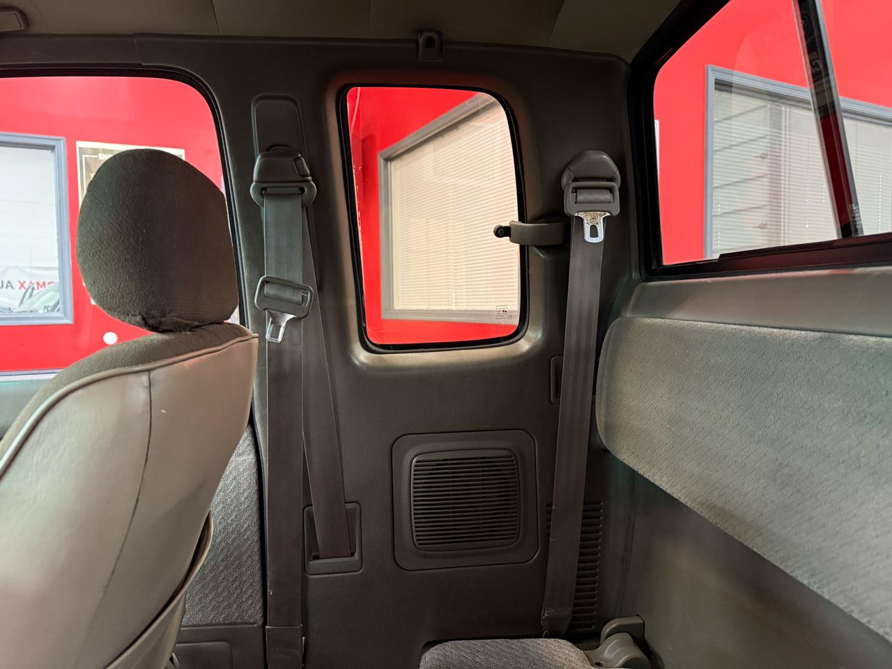 Toyota Tacoma Xtracab 2.4L I4 Auto 1996