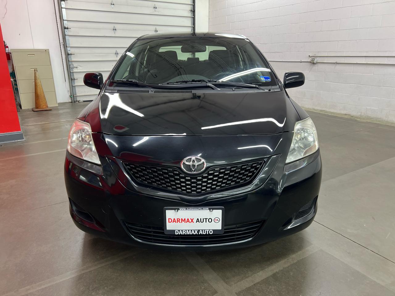 Toyota Yaris 4dr Sdn Auto 2012