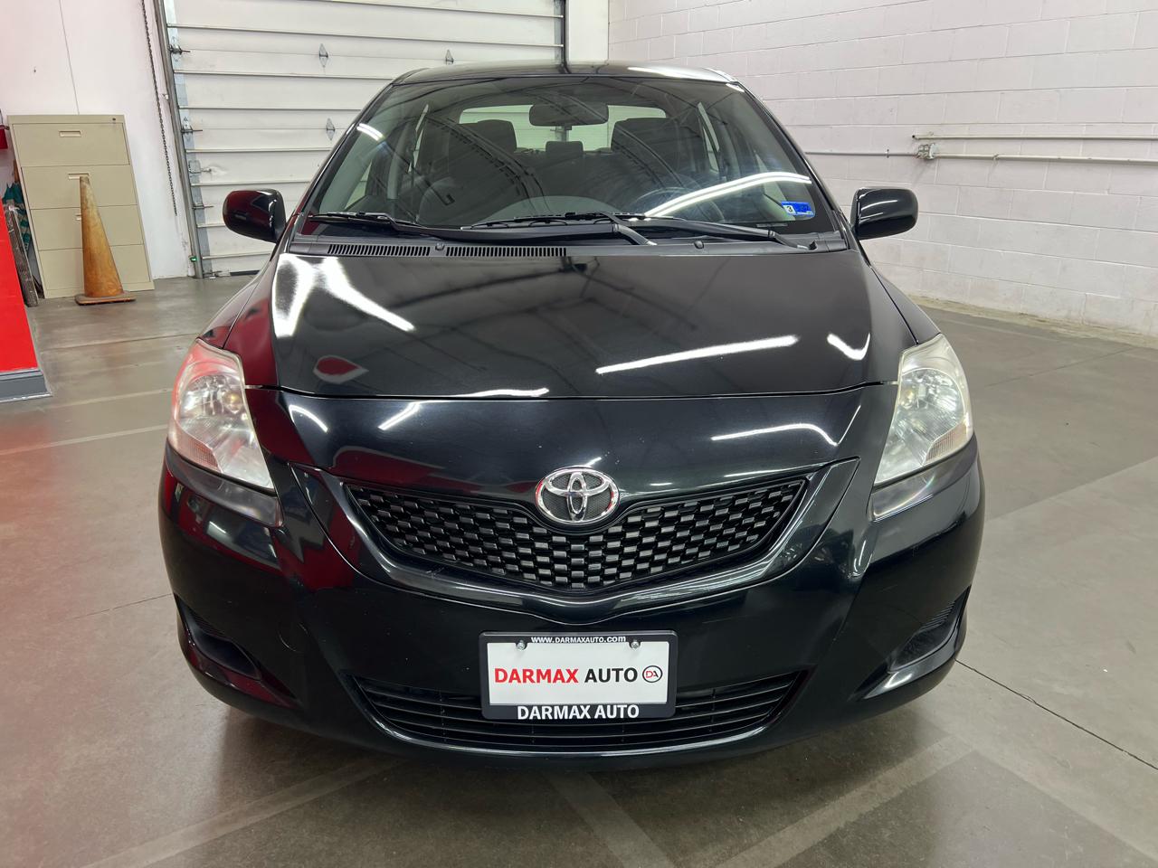 Toyota Yaris 4dr Sdn Auto 2012