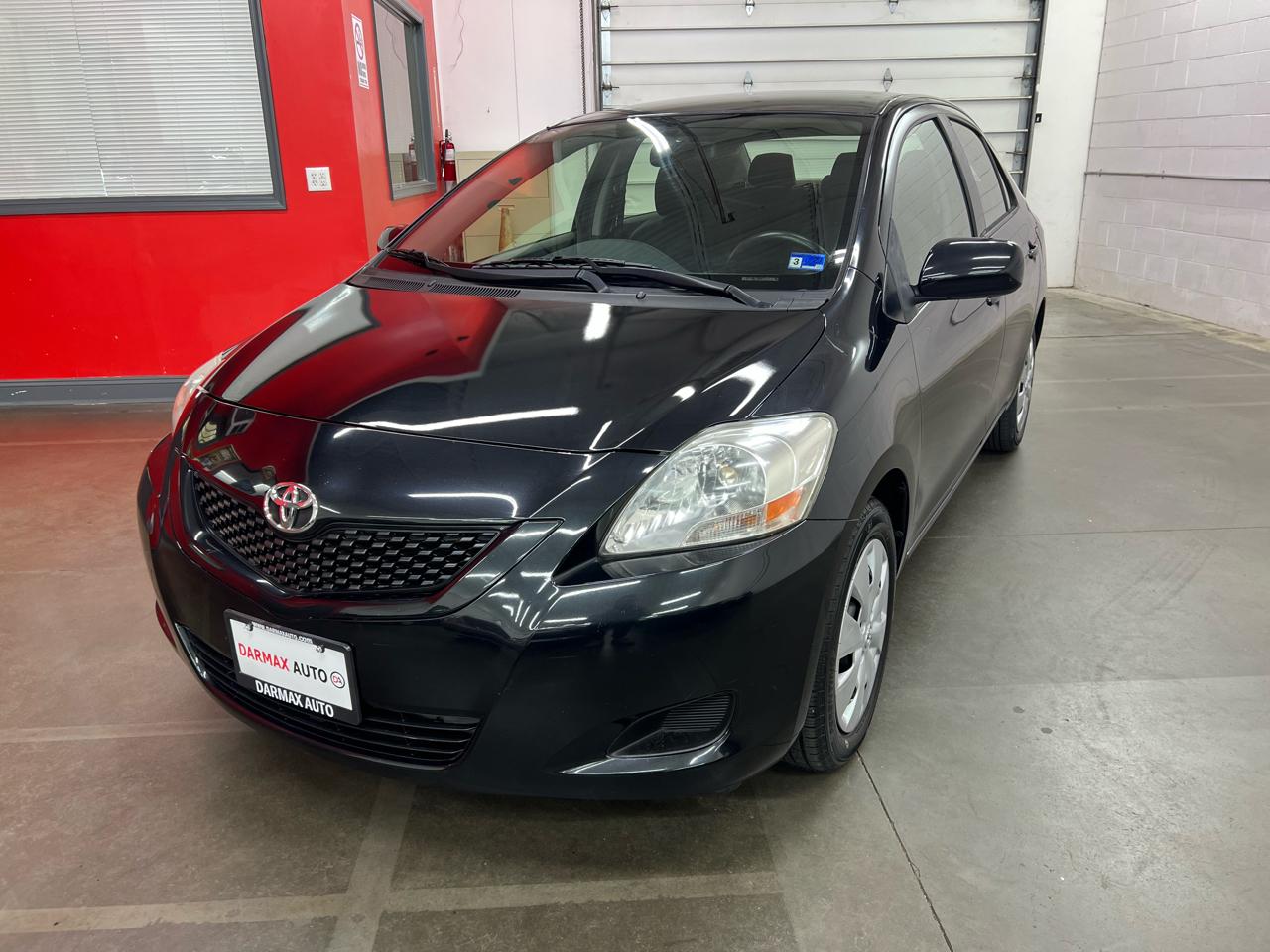 Toyota Yaris 4dr Sdn Auto 2012