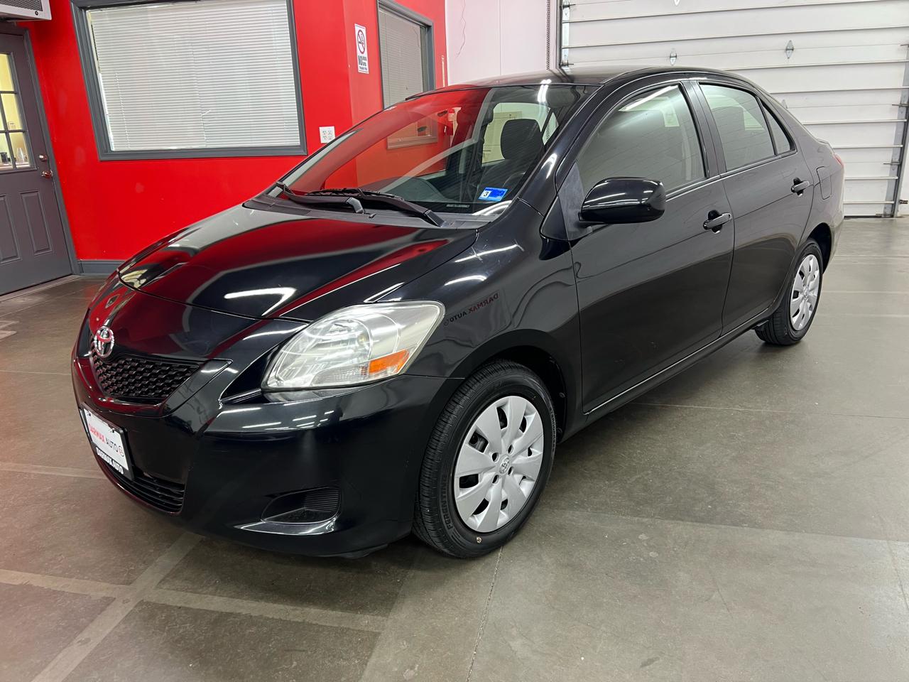 Toyota Yaris 4dr Sdn Auto 2012