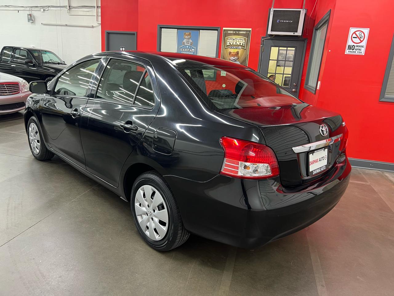 Toyota Yaris 4dr Sdn Auto 2012