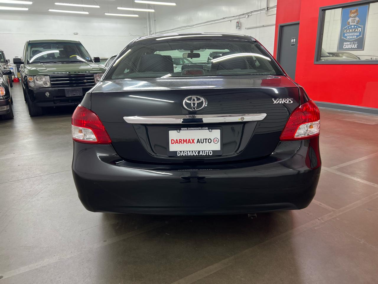 Toyota Yaris 4dr Sdn Auto 2012