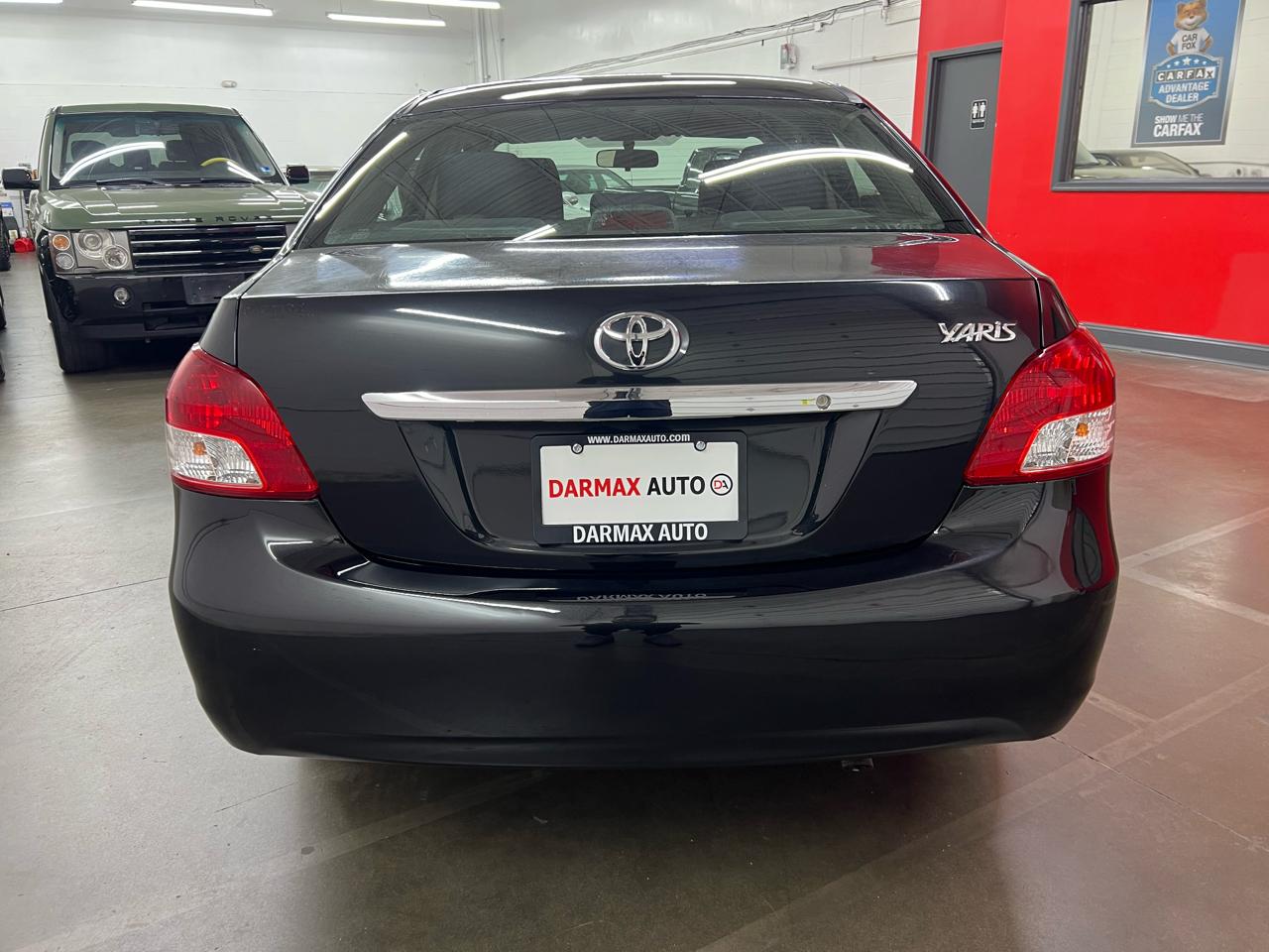 Toyota Yaris 4dr Sdn Auto 2012