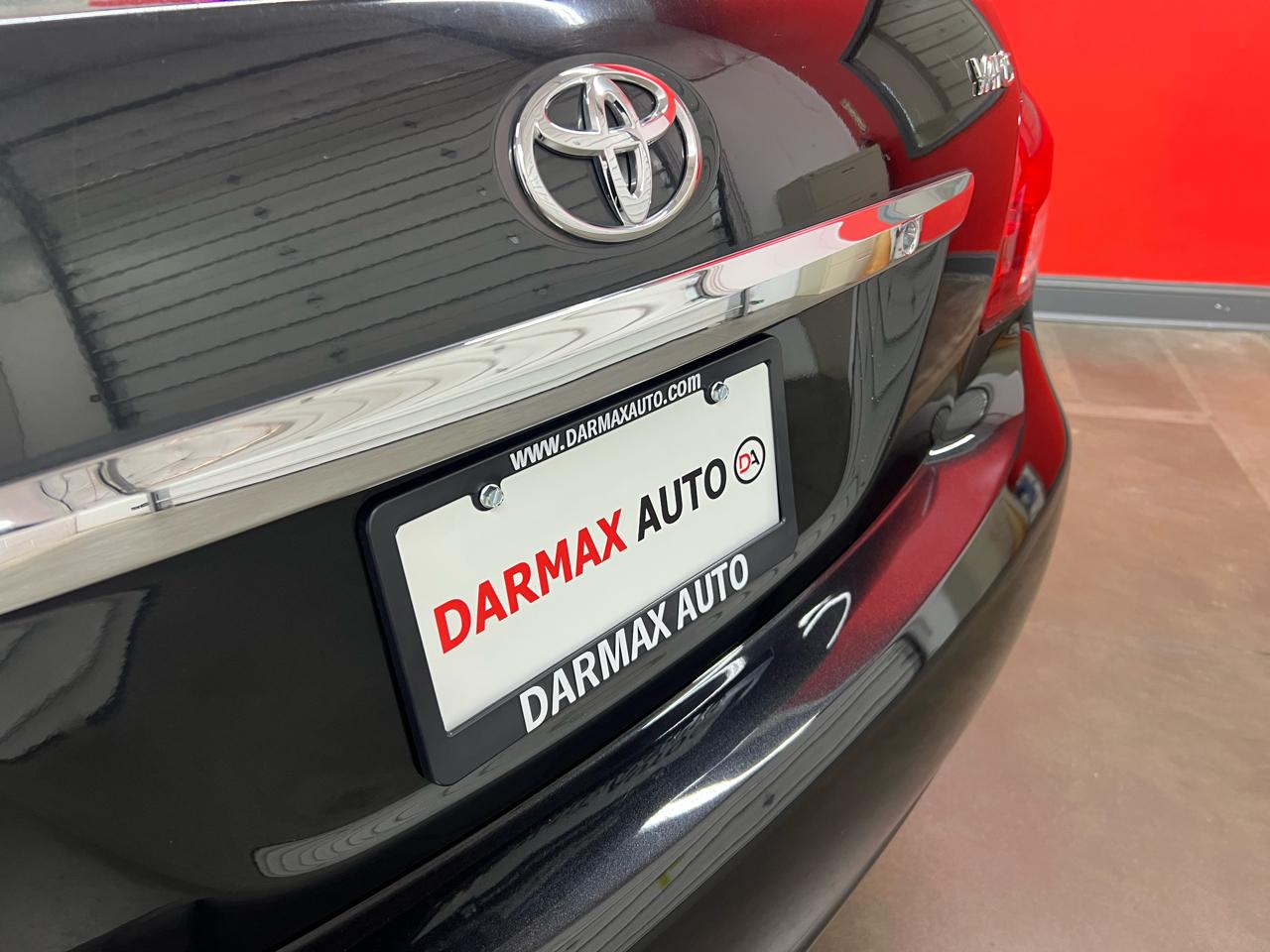 Toyota Yaris 4dr Sdn Auto 2012