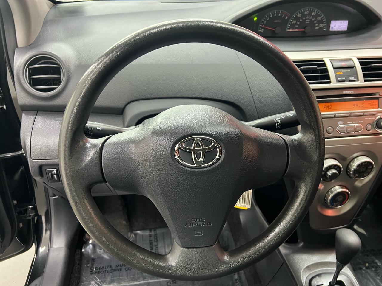 Toyota Yaris 4dr Sdn Auto 2012