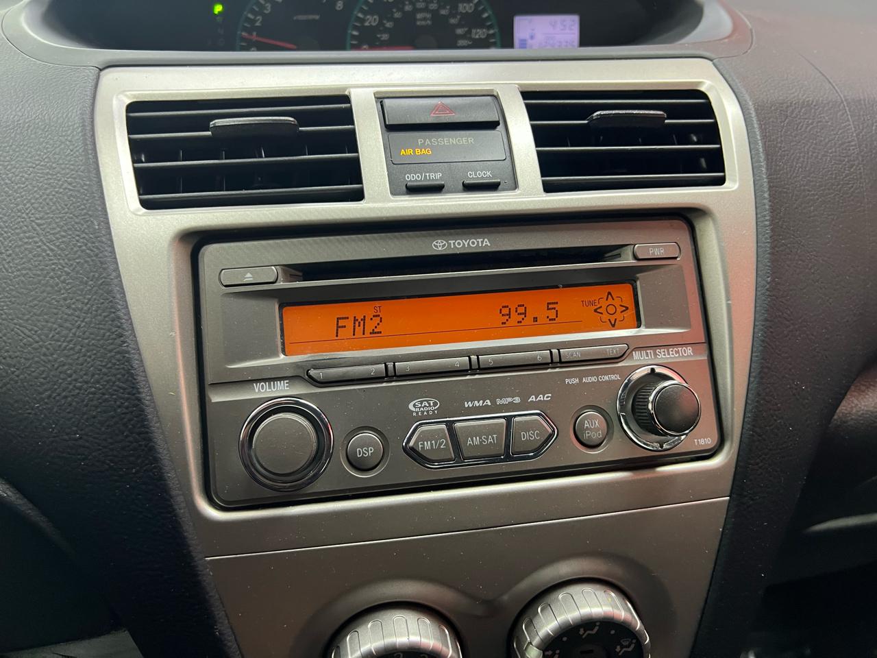 Toyota Yaris 4dr Sdn Auto 2012
