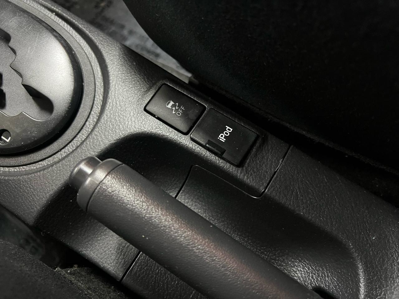 Toyota Yaris 4dr Sdn Auto 2012