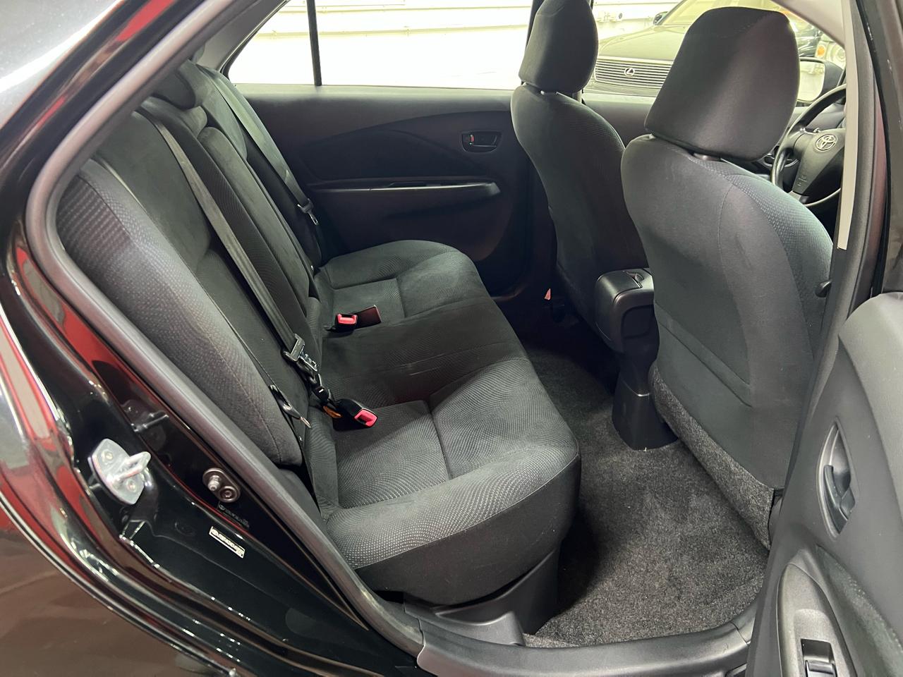 Toyota Yaris 4dr Sdn Auto 2012