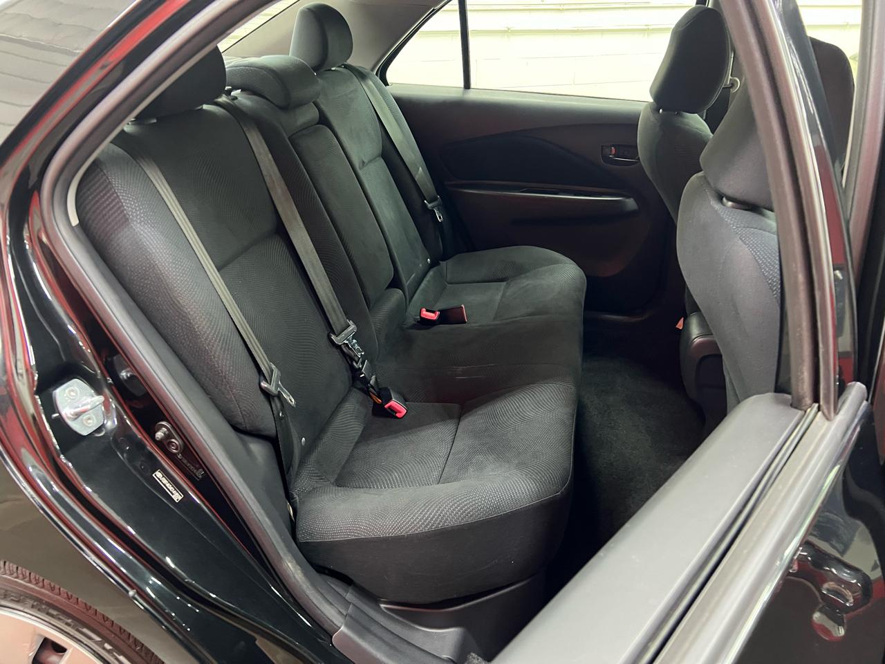 Toyota Yaris 4dr Sdn Auto 2012