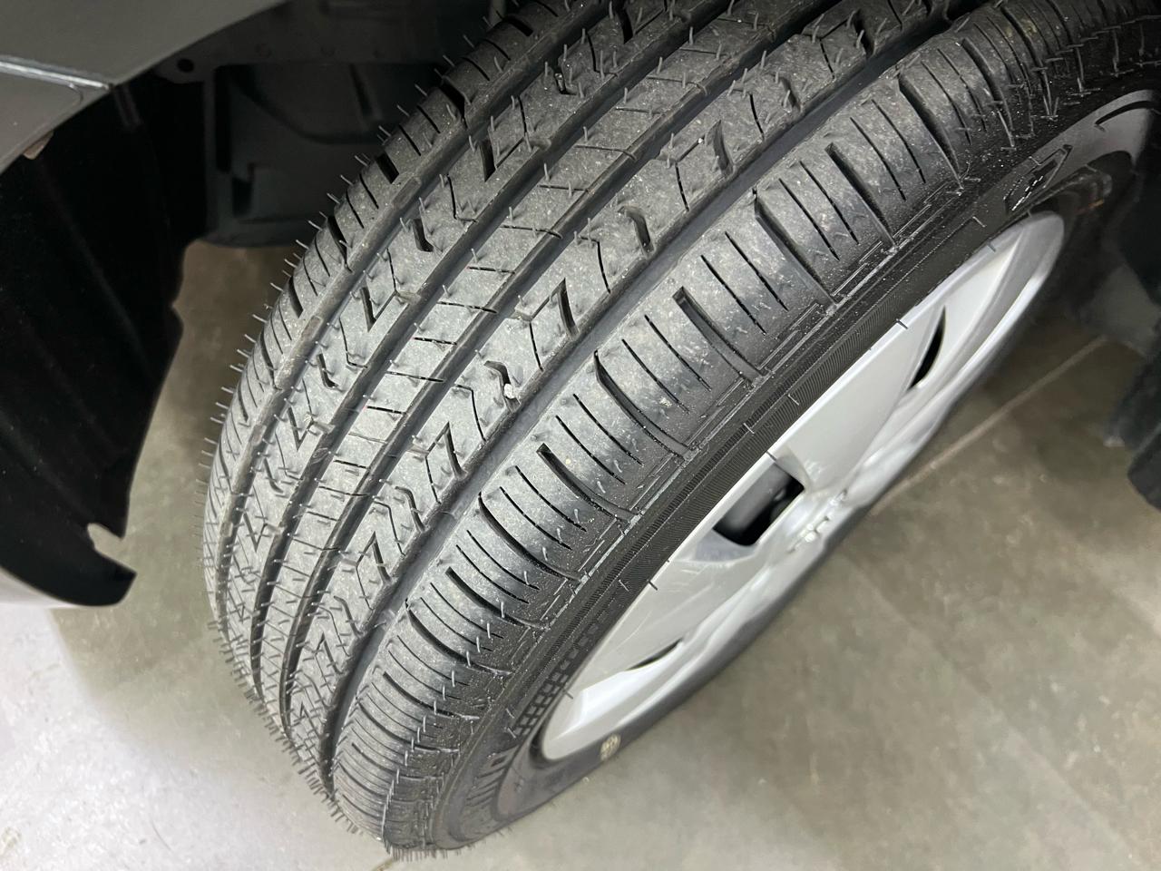 Toyota Yaris 4dr Sdn Auto 2012