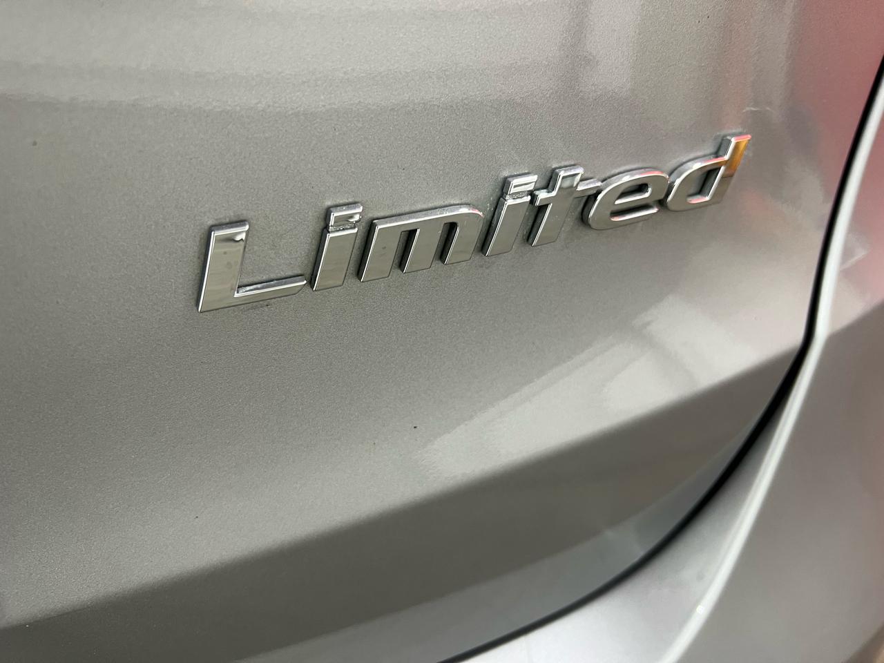 Hyundai Santa Fe Limited FWD 2013