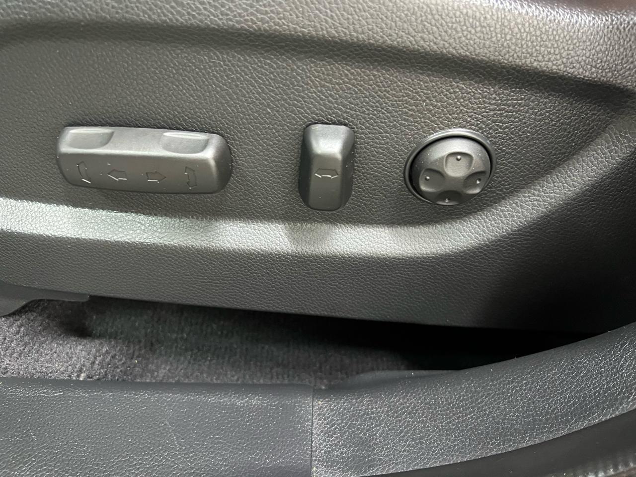 Hyundai Santa Fe Limited FWD 2013