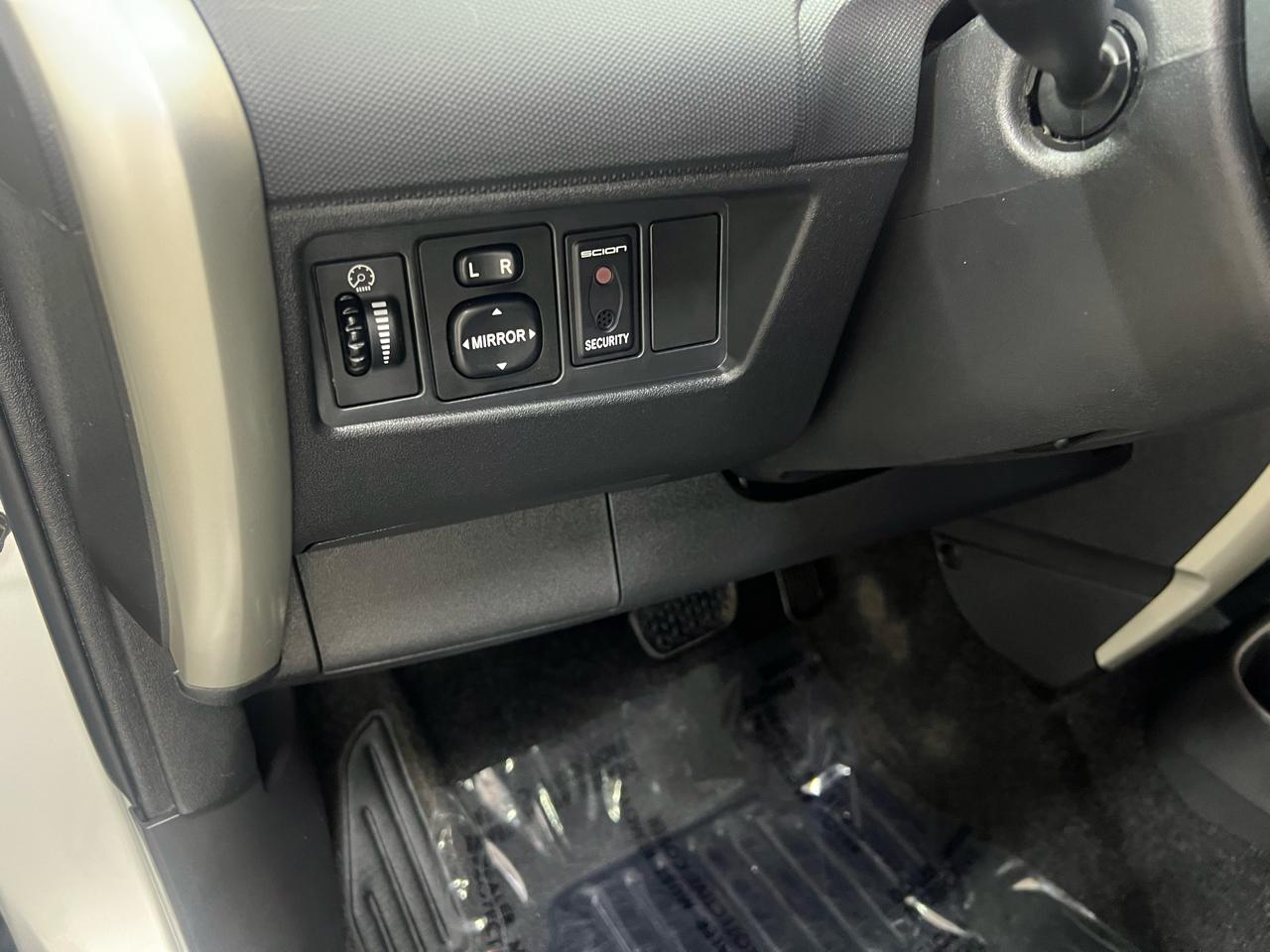 Scion xA Hatchback 2006