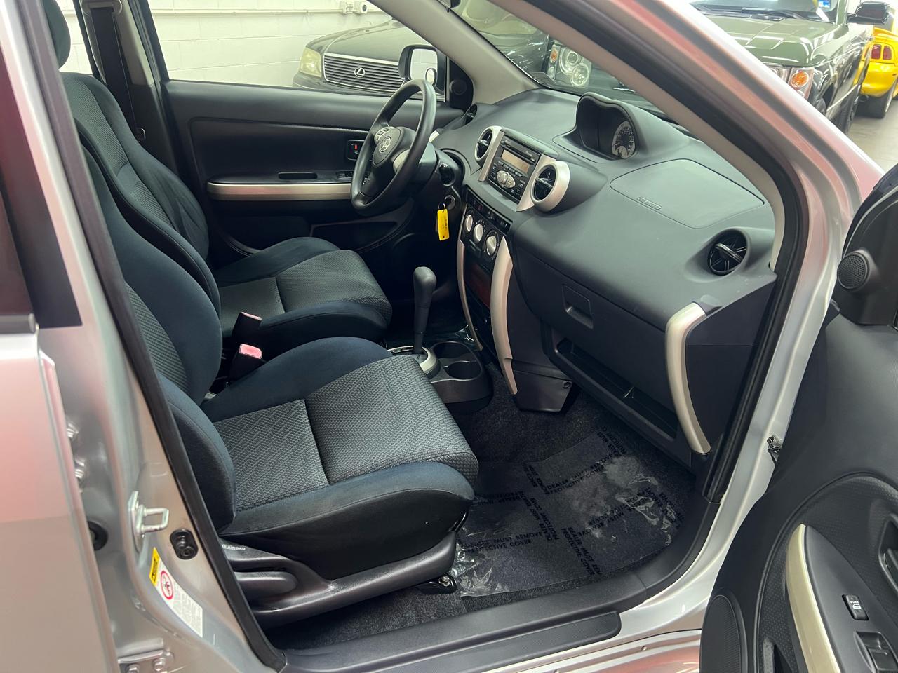 Scion xA Hatchback 2006