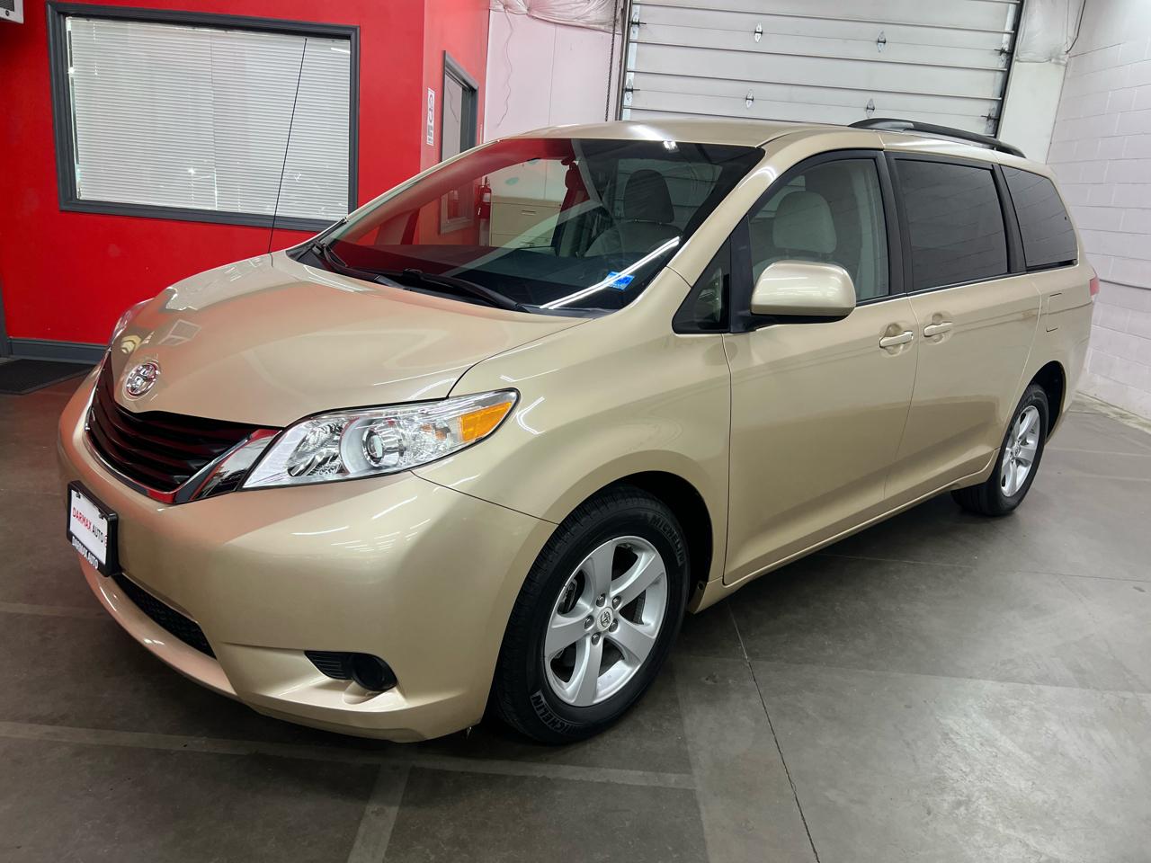 Toyota Sienna  2012