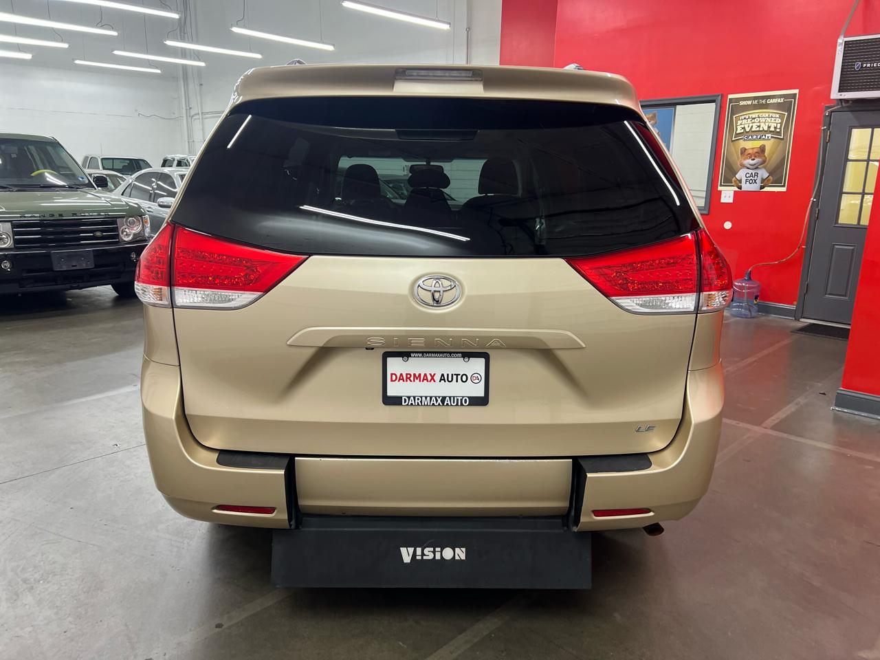 Toyota Sienna  2012
