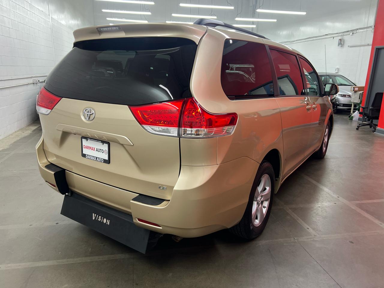 Toyota Sienna  2012