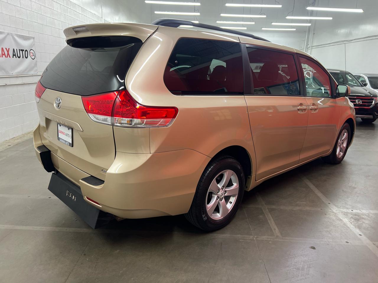 Toyota Sienna  2012