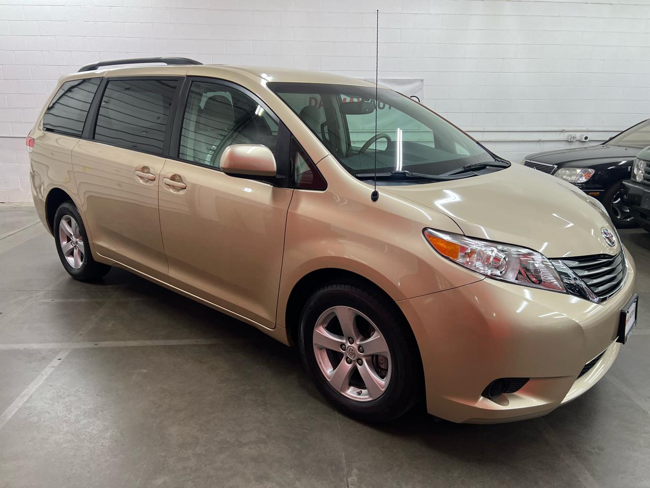 Toyota Sienna  2012