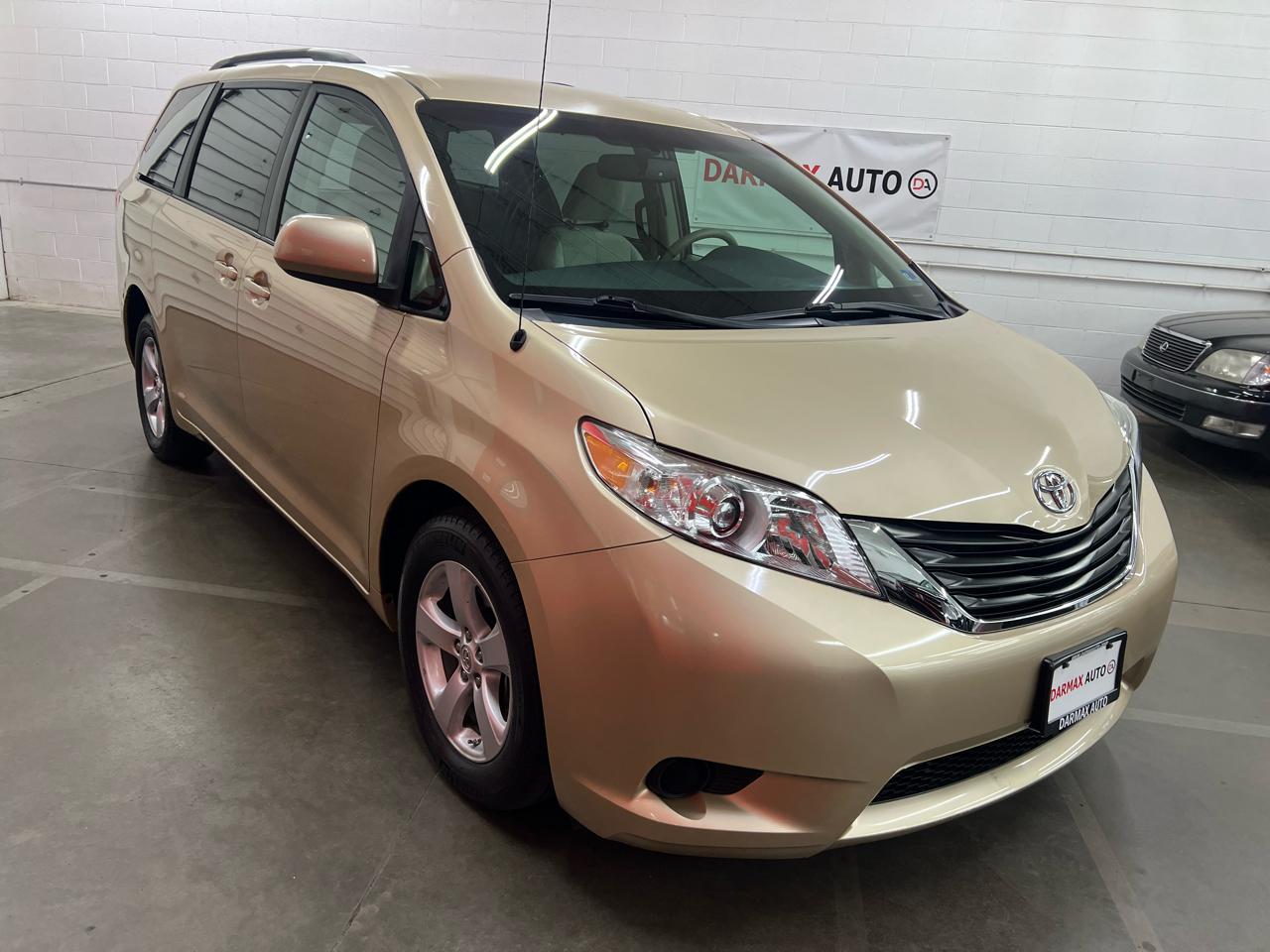 Toyota Sienna  2012