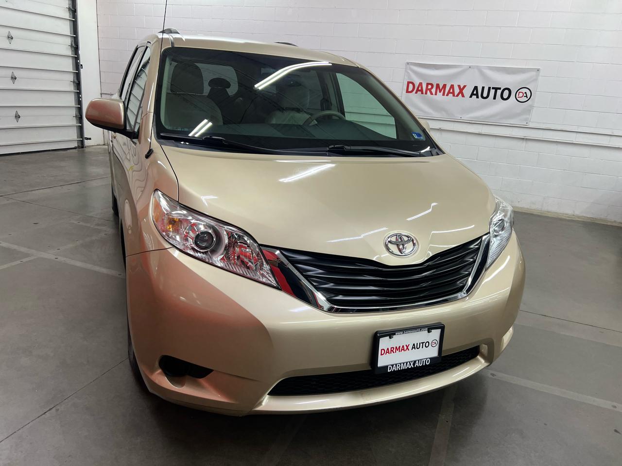 Toyota Sienna  2012